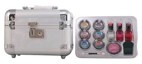 Rendezvous With Beauty - Elegant Makeup Train